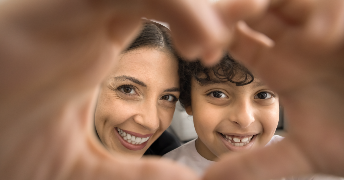 15 ejemplos sencillos para enseñar amabilidad a los niños