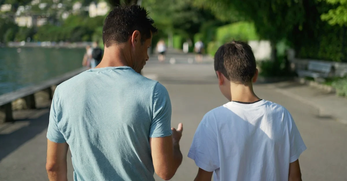 15 frases de reflexión personal para un hijo adolescente