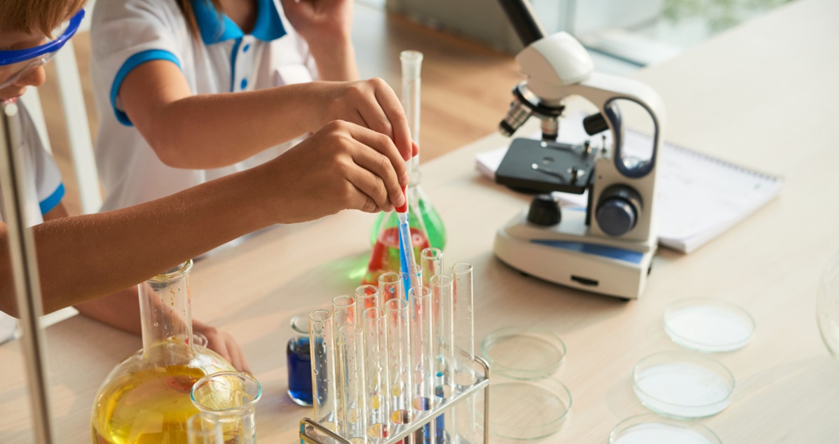 4 experimentos de ciencia caseros para niños de secundaria