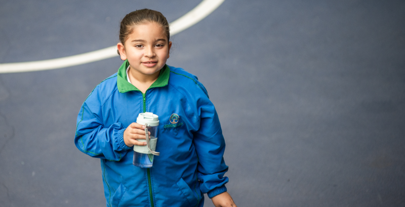 Alumna contenta de Greenland, primaria de paga en CDMX