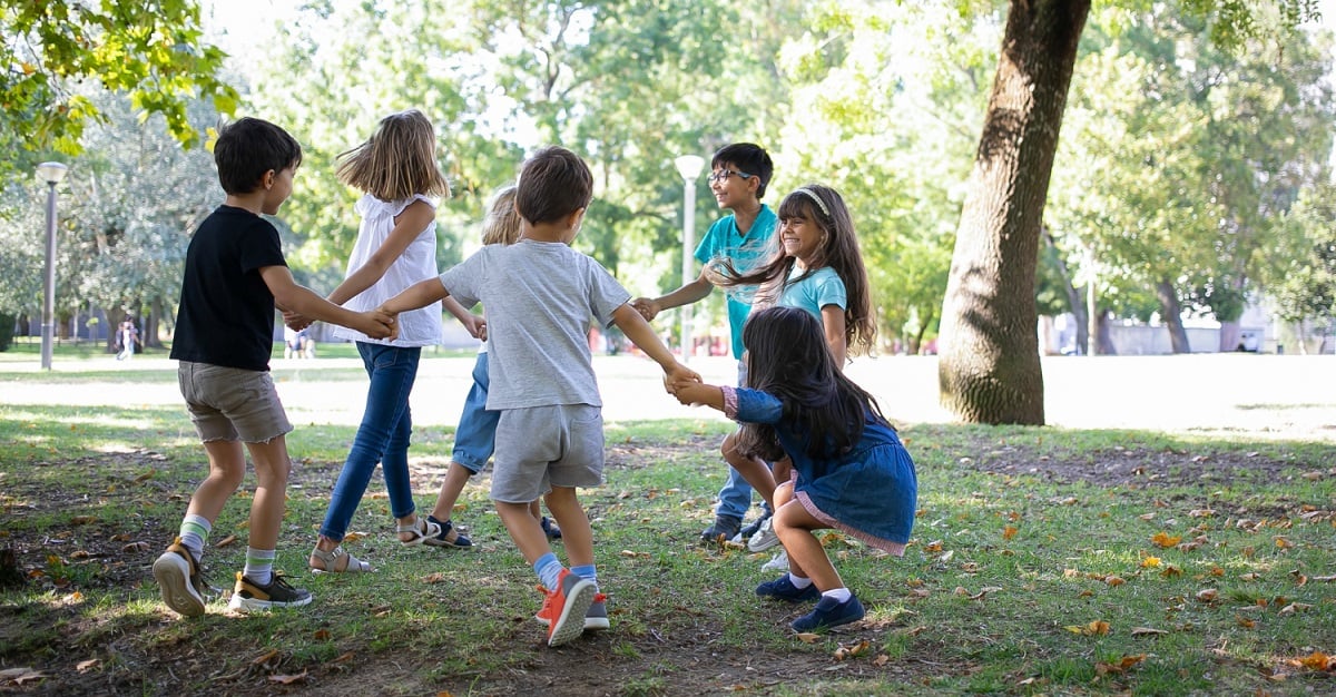 10 juegos al aire libre para niños de preescolar